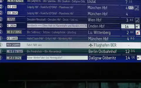 Anzeigetafel bei der Deutschen Bahn (Archiv) - Foto: via dts Nachrichtenagentur