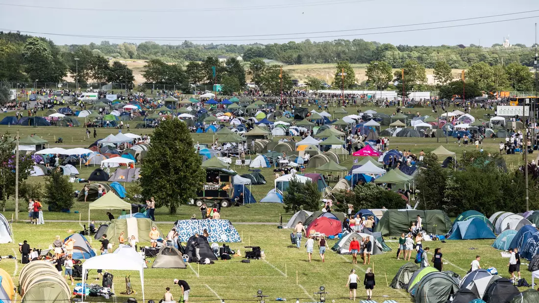 Das dänische Roskilde-Festival besuchen jedes Jahr mehr als 130.000 Menschen - hier ein Bild von 2025. (Archivbild)  - Bild: Kristian Tuxen Ladegaard Berg/SOPA Images via ZUMA Press Wire/dpa