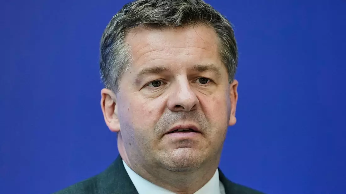 «Ich werde nicht zur AfD und nicht zur Linkspartei gehen und um Stimmen bitten», sagte Sven Schulze (CDU). (Archivbild) - Bild: Matthias Schrader/Pool AP/AP Photo/Matthias Schrader