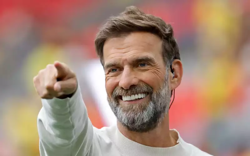 Jürgen Klopp ist bei der WM schon in einer Rolle als Schattenbundestrainer.  - Foto: Peter Klaunzer/Keystone/dpa