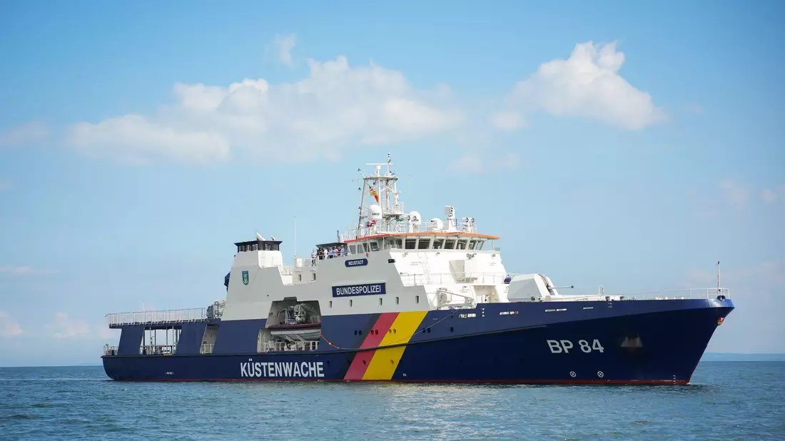 WLAN war bis vor kurzem Fehlanzeige auf den Seeschiffen der Bundespolizei. (Archivbild) - Bild: Christian Charisius/dpa