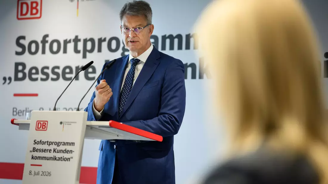 Der Verkehrsminister sieht nach der Mitteilung von Dienstag Anlass, das Sanierungskonzept genauer zu analysieren. - Bild: Bernd von Jutrczenka/dpa