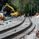 Die Strecke Nürnberg-Regensburg wird der Bahn zufolge wegen Verzögerungen bei der Sicherheitsüberprüfung der Stellwerkstechnik nicht wie geplant am Freitag in Betrieb genommen. (Archivbild) - Bild: Armin Weigel/dpa