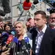 Jordan Bardella bekräftigte, er arbeite «Hand in Hand» mit Marine Le Pen. - Bild: Fred Tanneau/AFP/dpa