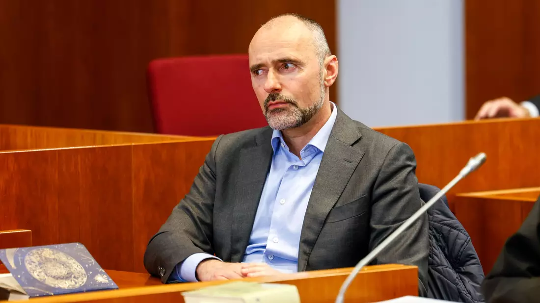Der Cum-Ex-Kronzeuge beim Bonner Gerichtsverfahren Ende 2024. - Bild: Thomas Banneyer/dpa