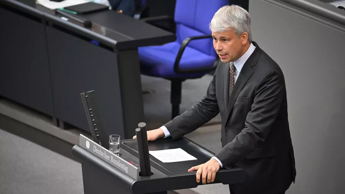 Unions-Fraktionsgeschäftsführer Bilger spricht von einem normalen Verfahren. - Bild: Bernd von Jutrczenka/dpa