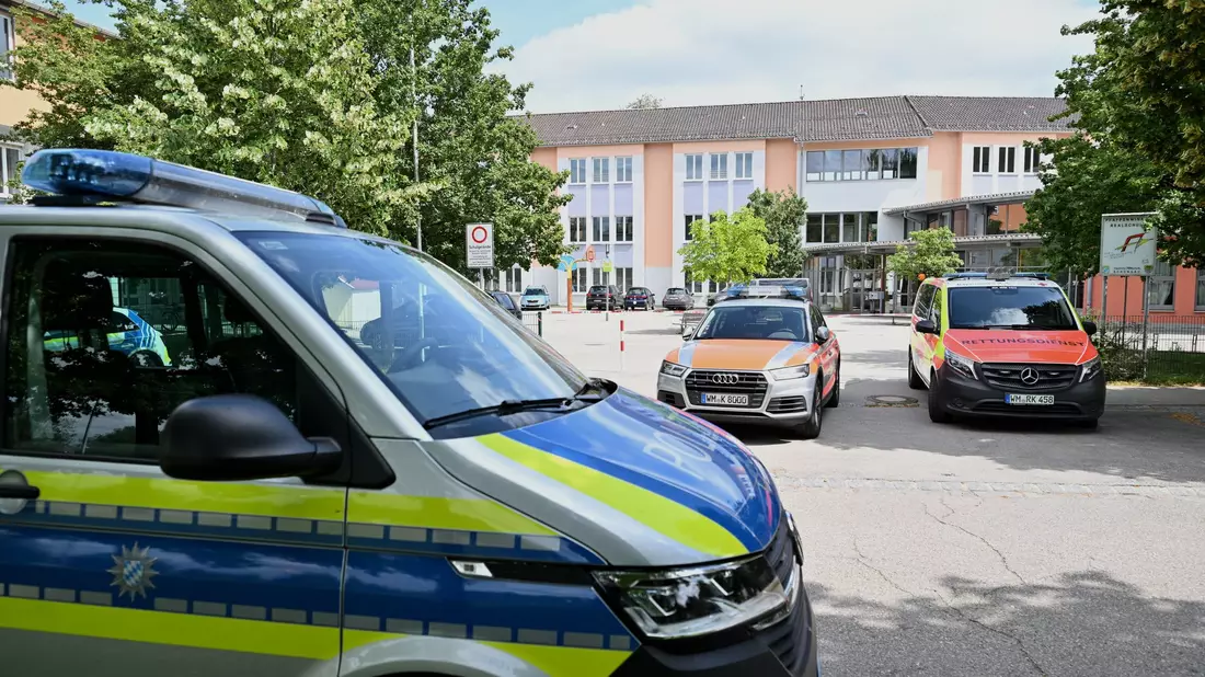 Zwei Mädchen wurden bei der Tat schwer verletzt. - Bild: Lennart Preiss/dpa