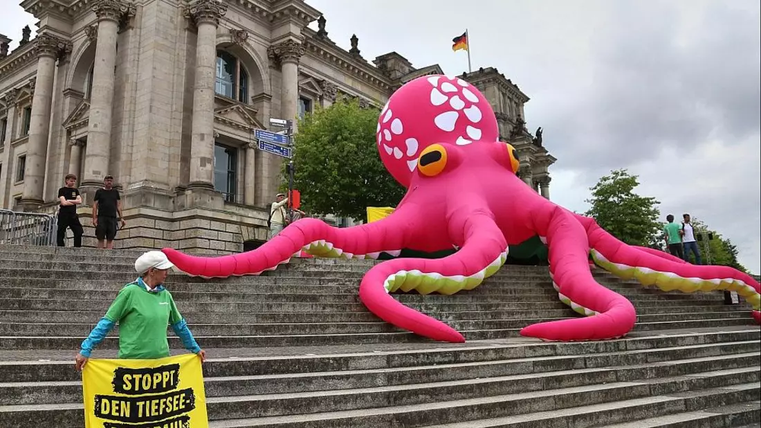 Greenpeace wirft Regierung Doppelrolle bei Tiefseebergbau vor