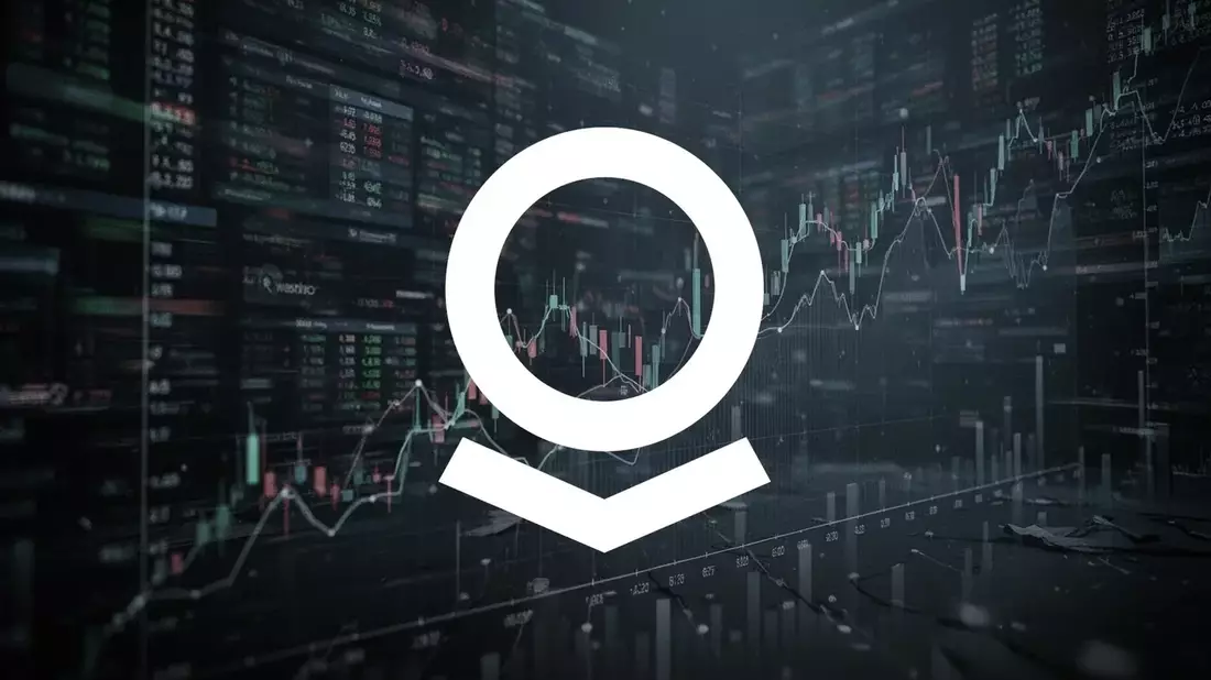 Palantir CEO Blasts AI Rivals, Stock Slips 5.4% Amid High Valuation Concerns