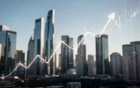 Eine stilisierte, aufwärts gerichtete Börsenkurslinie vor dem Hintergrund einer modernen Skyline, die ein Jahreshoch symbolisiert. - Foto: über boerse-global.de