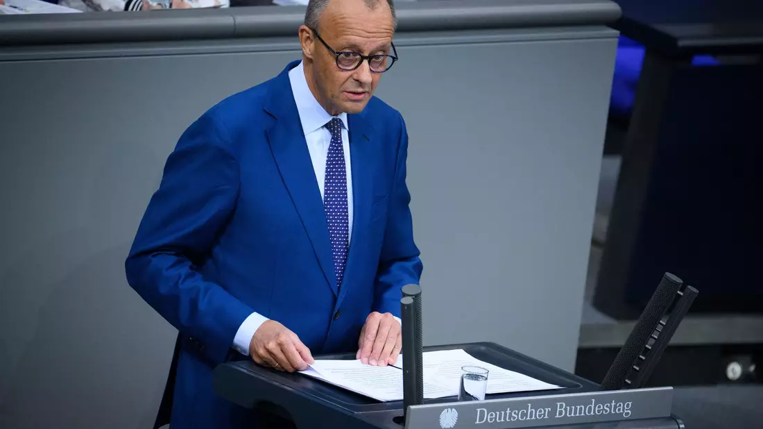«Wir haben zudem am Rande des Nato-Treffens in Ankara mit der amerikanischen Regierung vereinbart, dass amerikanische Tomahawk-Raketen von uns erworben und in Deutschland stationiert werden», sagte der Kanzler. - Bild: Bernd von Jutrczenka/dpa