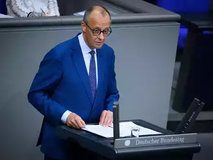 «Wir haben zudem am Rande des Nato-Treffens in Ankara mit der amerikanischen Regierung vereinbart, dass amerikanische Tomahawk-Raketen von uns erworben und in Deutschland stationiert werden», sagte der Kanzler. - Foto: Bernd von Jutrczenka/dpa