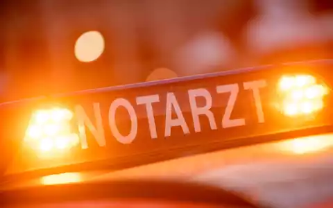 Ein Notarzt konnte nur noch den Tod des Mädchens feststellen. (Symbolbild) - Foto: Lino Mirgeler/dpa