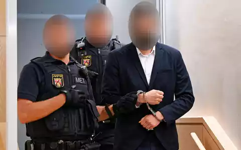 Der Fall löste bundesweit eine Debatte über mangelnde Sicherheit im Bahnverkehr aus. (Archivbild) - Foto: Uwe Anspach/dpa POOL/dpa