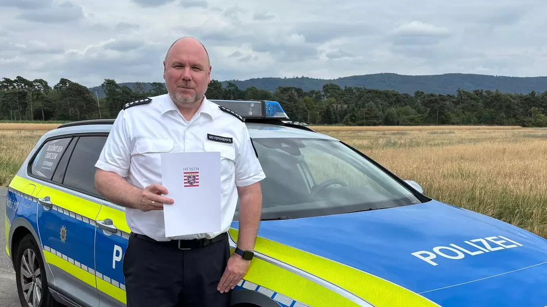 POL-DA: Pfungstadt: Erster Polizeihauptkommissar Marcus Meyerdierks übernimmt offiziell die Leitung der Polizeistation Pfungstadt - Bild: presseportal.de