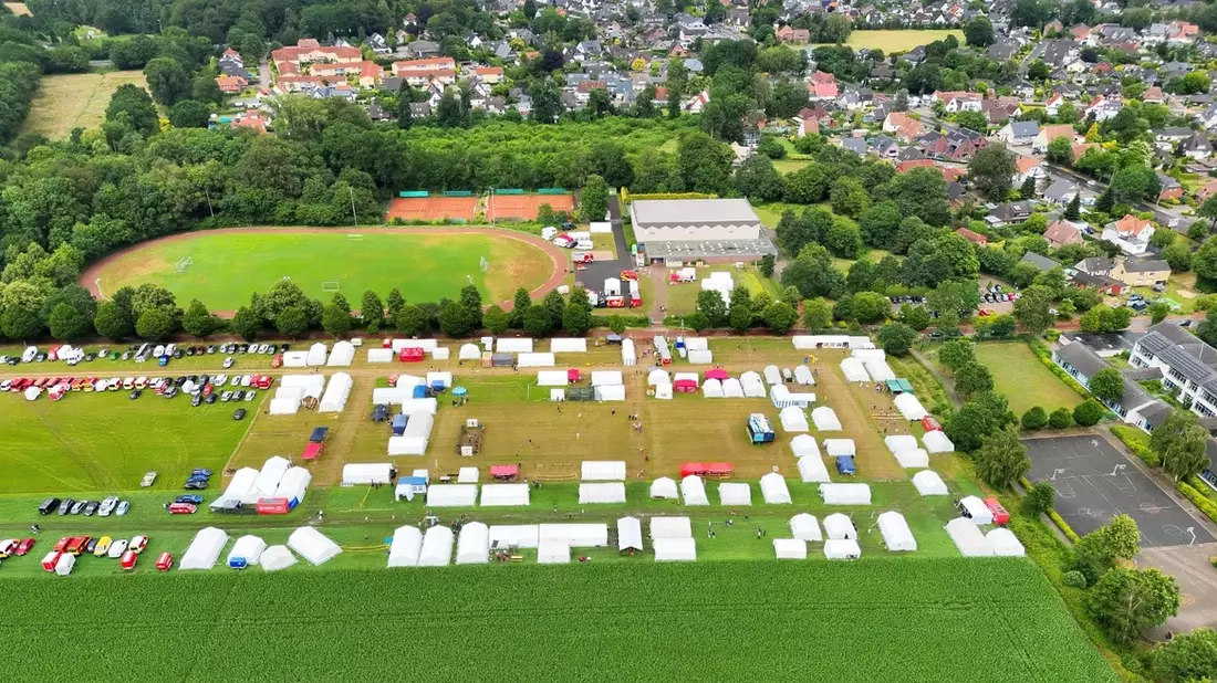 FW-OLL: 11. Kreiszeltlager der Jugendfeuerwehren aus dem Landkreis Oldenburg in Bookholzberg - Bild: presseportal.de