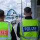 Mehr Einsatzstunden fielen für Bundespolizisten wegen Grenzschutzaufgaben an.  - Bild: Patrick Pleul/dpa