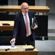 Berlins Regierender Bürgermeister Kai Wegner (CDU) ist unter verstärktem Druck. (Archivbild) - Bild: Bernd von Jutrczenka/dpa