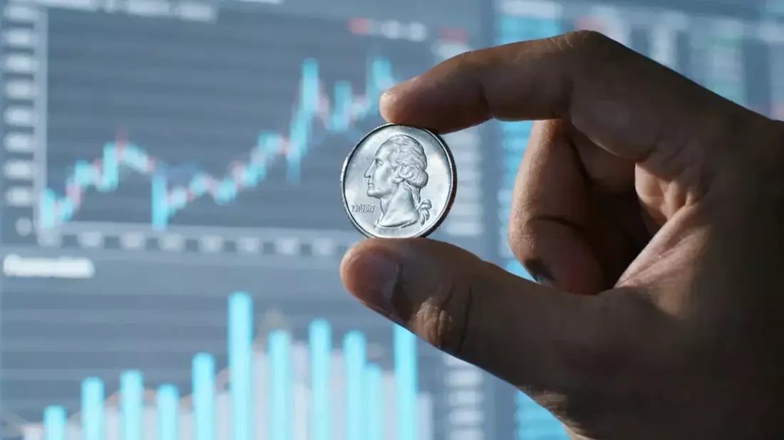 Plata atrapada entre déficit y Fed hawkish: cotiza entre 60 y 62 dólares