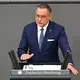 AfD-Chef Chrupalla kritisiert die Reformen und die Rüstungspolitik. - Bild: Elisa Schu/dpa