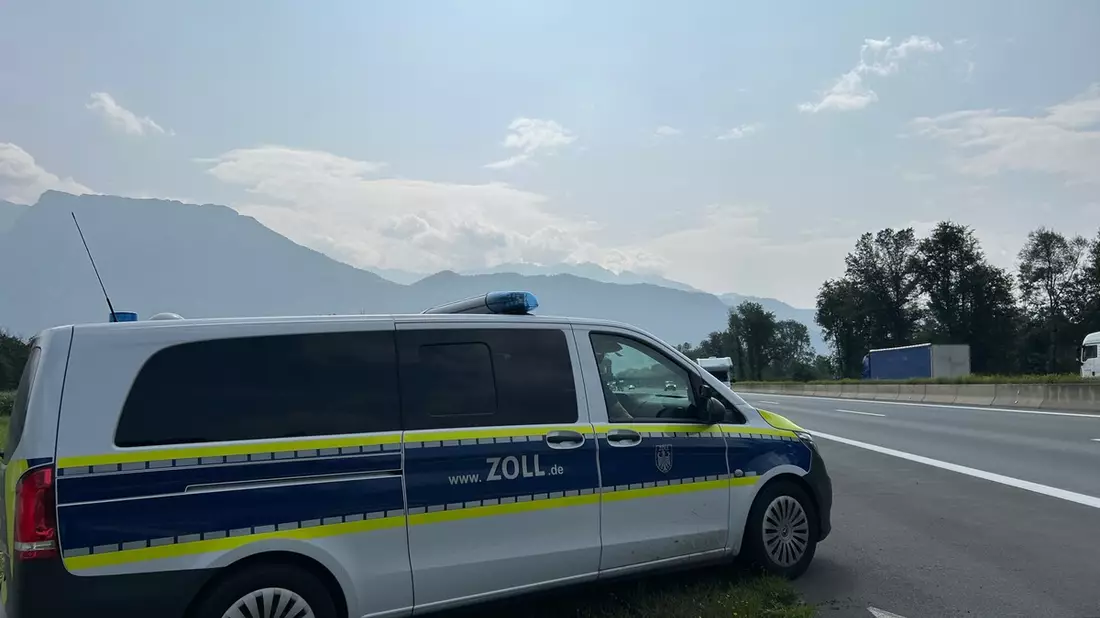 HZA-RO: Gut informiert durch den Zoll / Tipps für eine sorgenfreie Rückkehr aus dem Urlaub - Bild: presseportal.de
