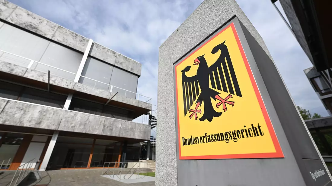 Das Gericht hat einen Eilantrag der Linksfraktion geprüft. - Bild: Uli Deck/dpa