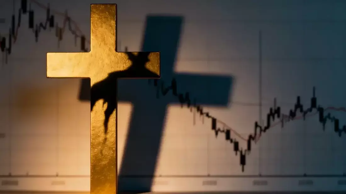 Gold Sinks 27% from Record as Hawkish Fed, Oil Shock Crush Safe-Haven Demand