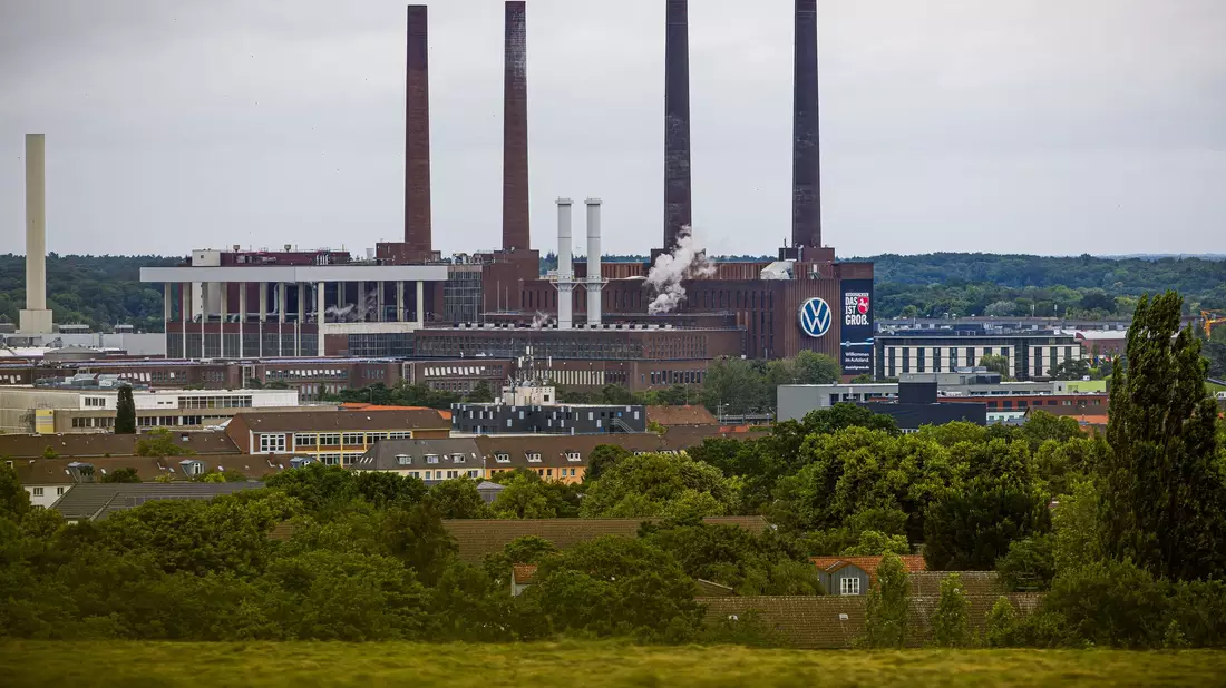 Bei VW kommt der Aufsichtsrat zusammen. - Bild: Moritz Frankenberg/dpa