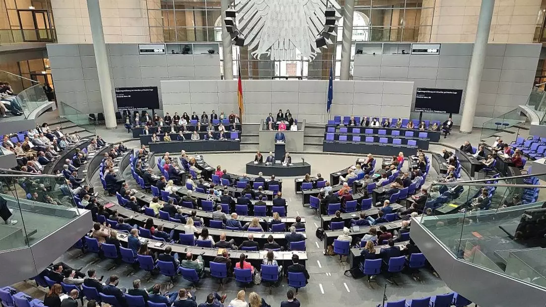 Bundestag stimmt für antragsloses Kindergeld