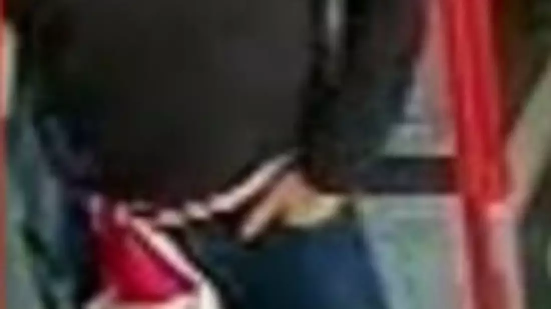 BPOLI EF: Öffentlichkeitsfahndung, Bundespolizei bittet um Mithilfe bei der Täteridentifizierung nach einem Raub zum Nachteil eines Fußballfans - Bild: presseportal.de