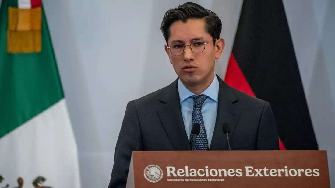 Mexikos Außenminister Roberto Velasco sagt, man werde nun auch juristisch auf die Vorfälle reagieren. (Archivbild) - Bild: Michael Kappeler/dpa
