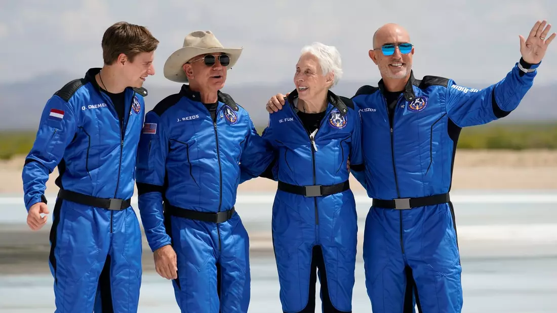 2021 flog Wally Funk mit Blue Origin ins Weltall und schrieb Geschichte. (Archivbild) - Bild: Tony Gutierrez/AP/dpa