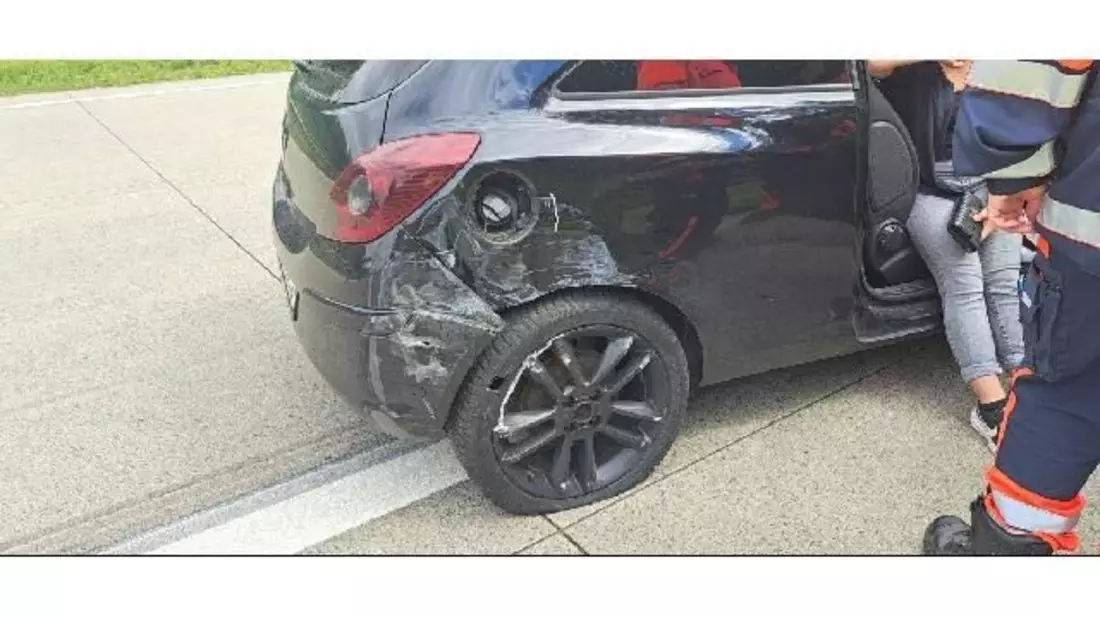 POL-CUX: Trotz Auffahrunfall auf der BAB27 - Großes Glück im Unglück (Foto im Anhang) - Bild: presseportal.de
