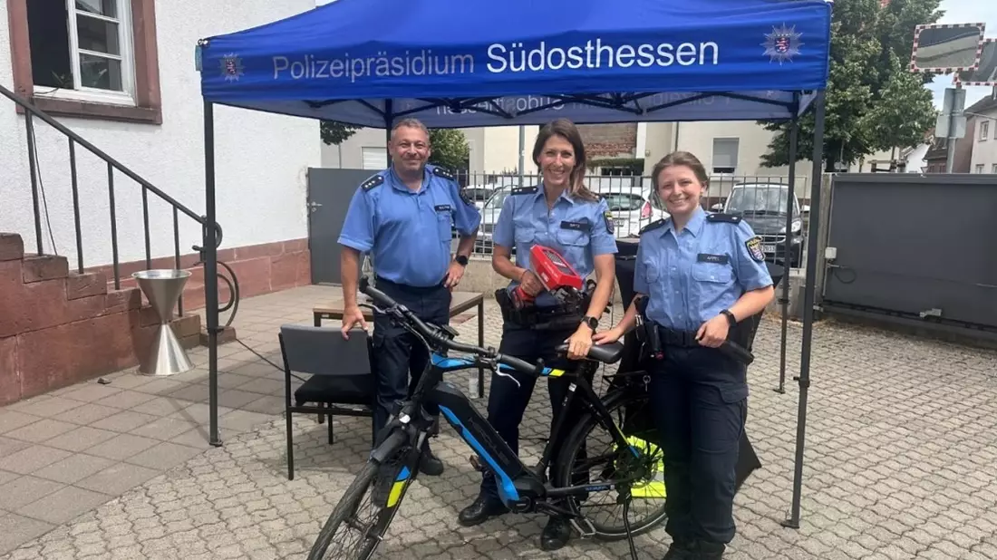 POL-OF: Mutmaßliche Sprayer vorläufig festgenommen: Ermittlungen eingeleitet; Fahrradcodieraktionen der Schutzfrau vor Ort waren voller Erfolg - Bild: presseportal.de
