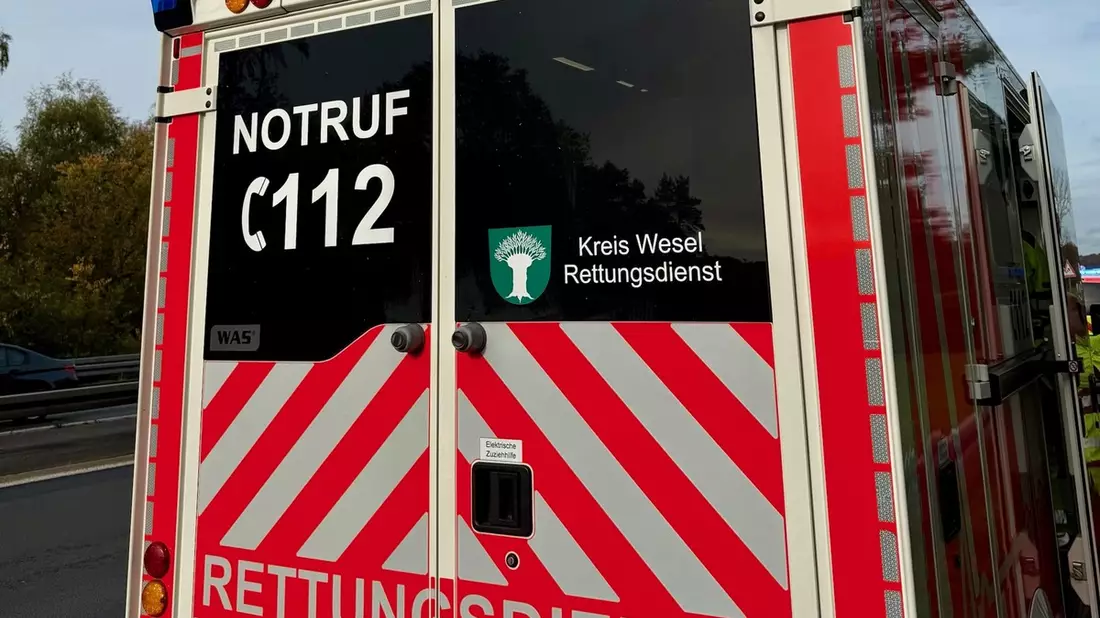 FW Hünxe: Medizinischer Notfall im Lkw - Bild: presseportal.de