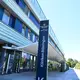 Einem Polizeisprecher zufolge war das Frühgeborene mit einem Gewicht von unter einem Kilogramm in der Klinik auf die Welt gekommen und dann verstorben. - Bild: Bernd Weißbrod/dpa