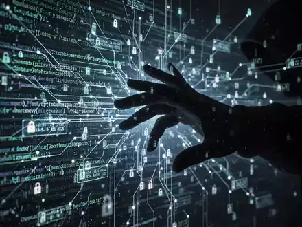 Glühendes Netzwerk aus Code und Daten, eine schattenhafte Hand greift hinein – Symbol für Cyberangriff und Datendiebstahl. - Foto: über boerse-global.de