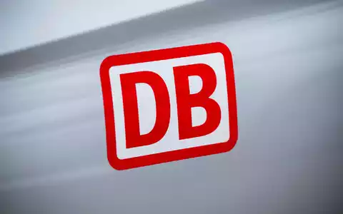 Die wichtige Bahnstrecke Düsseldorf-Köln bleibt vorerst gesperrt. (Symbolbild) - Foto: Daniel Vogl/dpa
