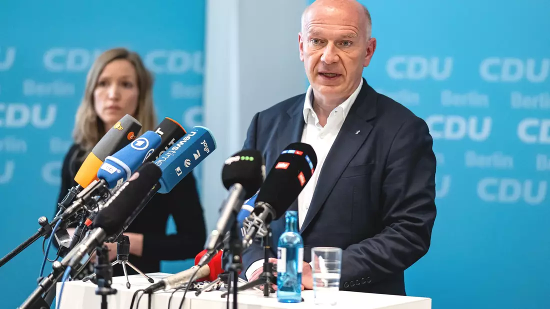Berlins Regierender Bürgermeister Kai Wegner hat seinen Rückzug als CDU-Spitzenkandidat angekündigt. - Bild: Fabian Sommer/dpa