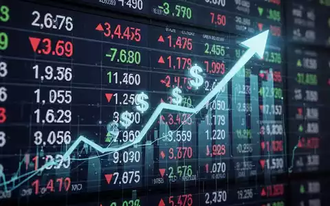 Ein Börsenticker zeigt Finanzdaten mit einem Aufwärtstrend, überlagert von einem Pfeil und Dollarzeichen, die Wachstum symbolisieren. - Foto: über boerse-global.de