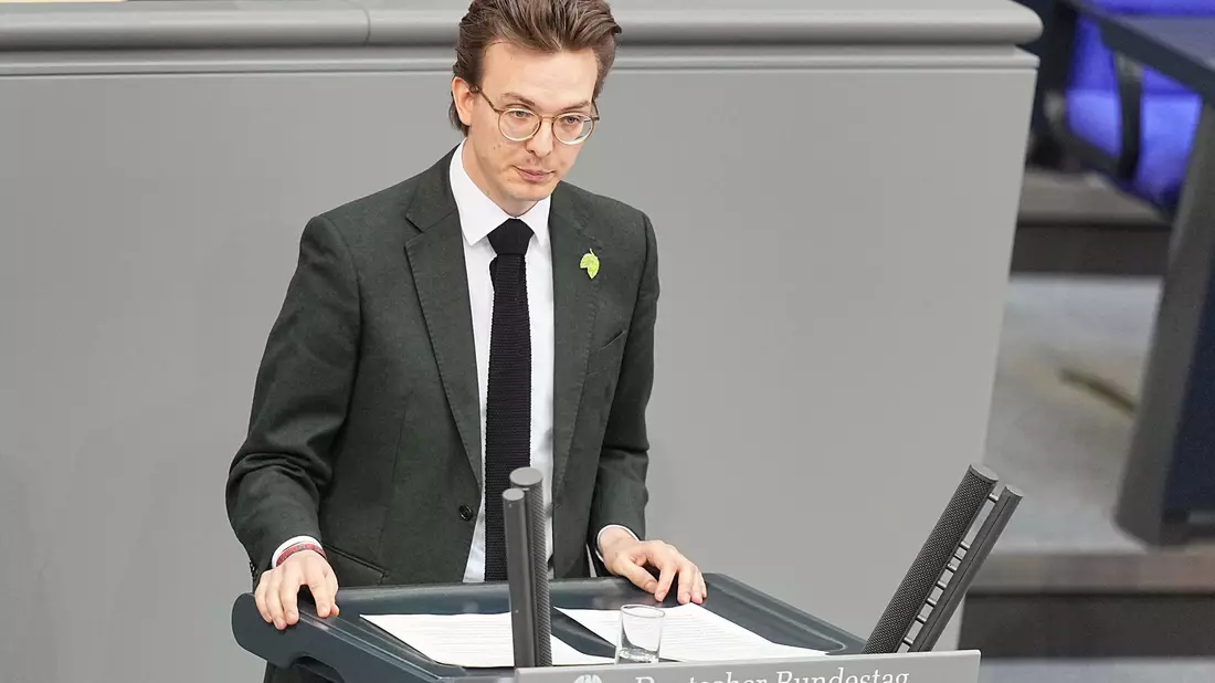 Leon Eckert kümmert sich in der Grünen-Bundestagsfraktion um das Thema Katastrophenschutz. (Archivfoto) - Bild: Michael Kappeler/dpa