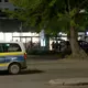 In einem Berliner Supermarkt läuft eine Geiselnahme.  - Bild: Marco Porzig/dpa