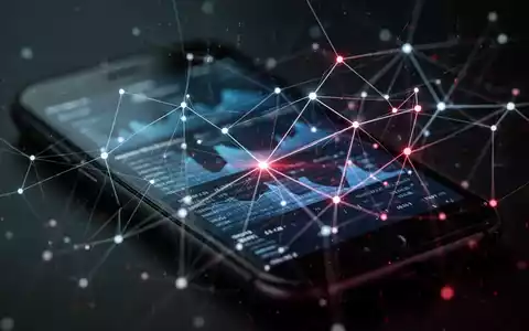 Ein stilisiertes, leuchtendes Netzwerk von Linien und Knoten, das mobile Malware darstellt, überlagert ein Smartphone mit abstrakten Daten. - Foto: über boerse-global.de