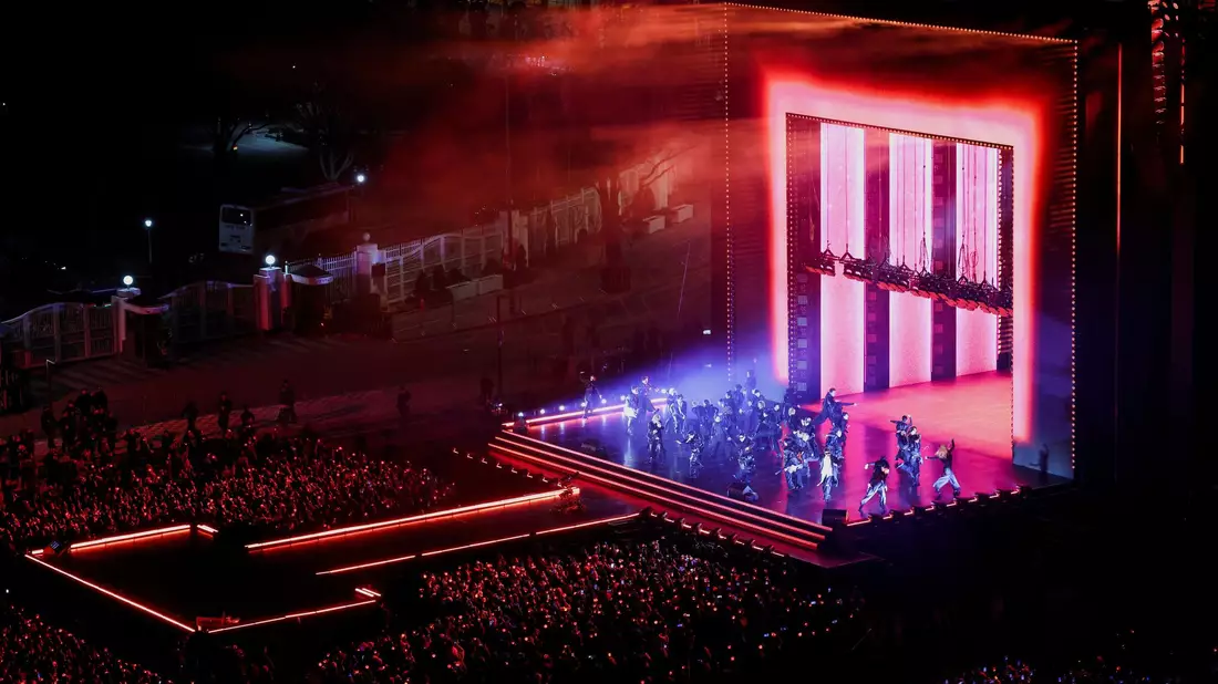 Im Frühjahr hat BTS ihr Comeback mit einem Outdoor-Konzert im Stadtzentrum von Seoul eingeleitet. (Archivfoto) - Bild: Kim Hong-Ji/Pool Reuters/AP/dpa