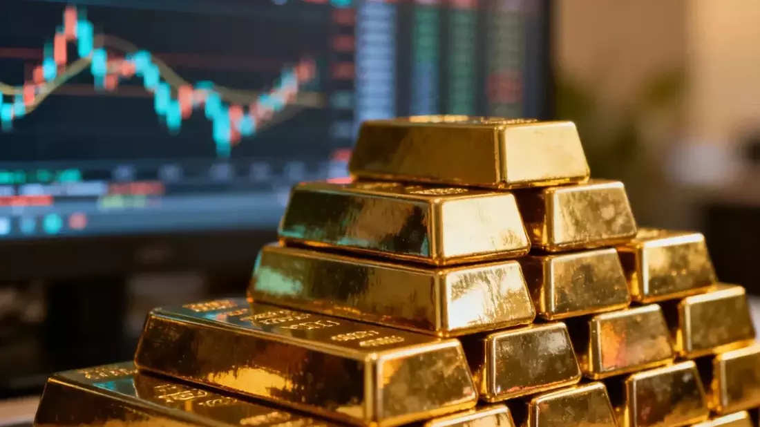 Gold Consolidates as Soft Jobs Data Clashes with Oil-Driven Inflation Fears