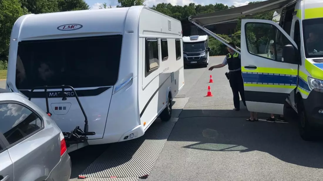 POL-BOR: Sicher in den Urlaub - Kostenlose Wiegeaktion für Wohnmobile und Wohnwagengespanne - Bild: presseportal.de