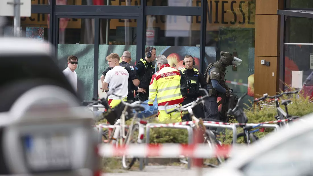 Glücklicherweise sei niemand größer zu Schaden gekommen, erklärte ein Polizeisprecher. - Bild: Carsten Koall/dpa