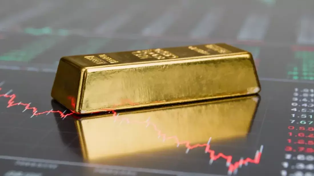Oro retrocede 1,43%: rendimientos y Fed pesan, pero bancos centrales compran