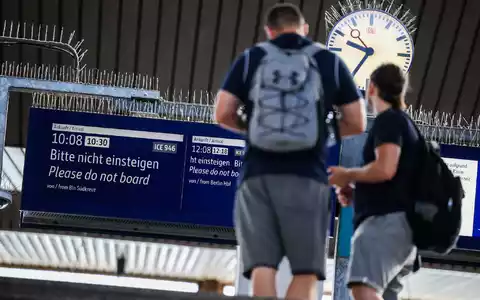 Es ist unklar, wann die Strecke wieder freigegeben wird. - Foto: Christoph Reichwein/dpa