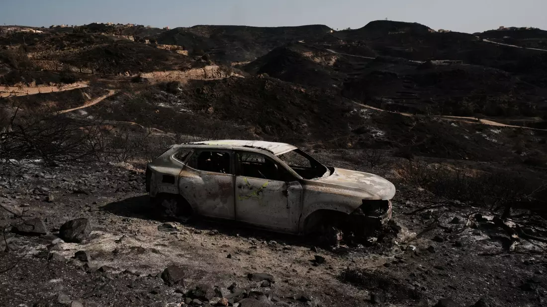 Manche Menschen wollten vor den Flammen fliehen, wählten dabei jedoch eine falsche Fluchtroute. - Bild: Gregorio Marrero/AP/dpa